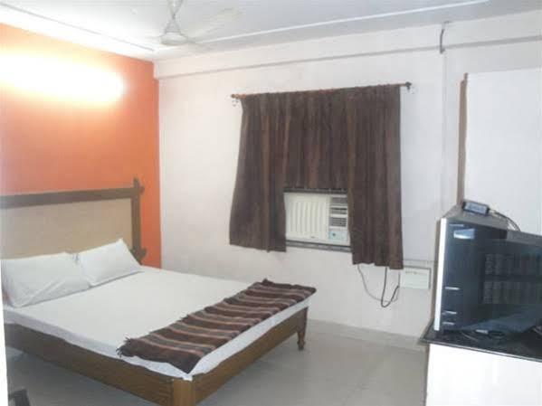 Oyo Hotel Lakshmi Paradise Visakhapatnam Bagian luar foto