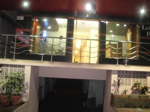 Oyo Hotel Lakshmi Paradise Visakhapatnam Bagian luar foto