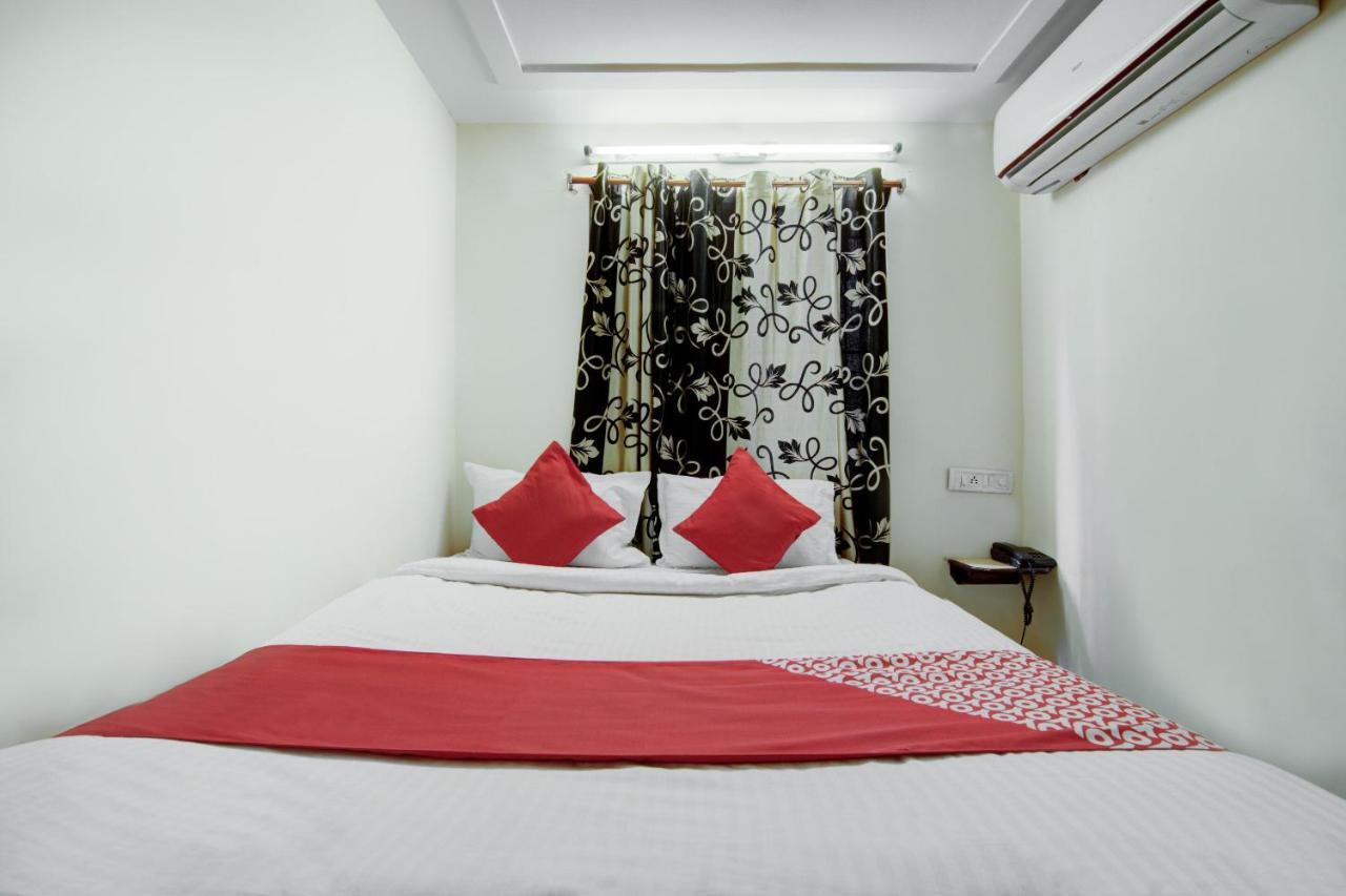 Oyo Hotel Lakshmi Paradise Visakhapatnam Bagian luar foto