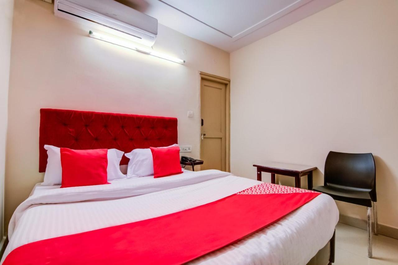 Oyo Hotel Lakshmi Paradise Visakhapatnam Bagian luar foto