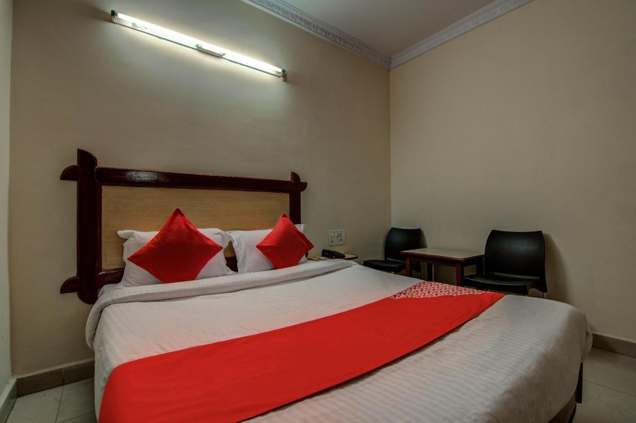 Oyo Hotel Lakshmi Paradise Visakhapatnam Bagian luar foto
